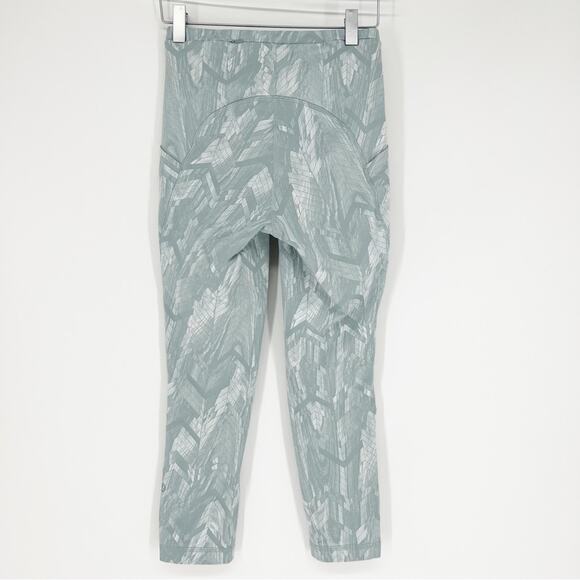 Lululemon Swift Speed Reverberated Chevron Jacquard Crop Leggings 4 - Picture 3 of 9